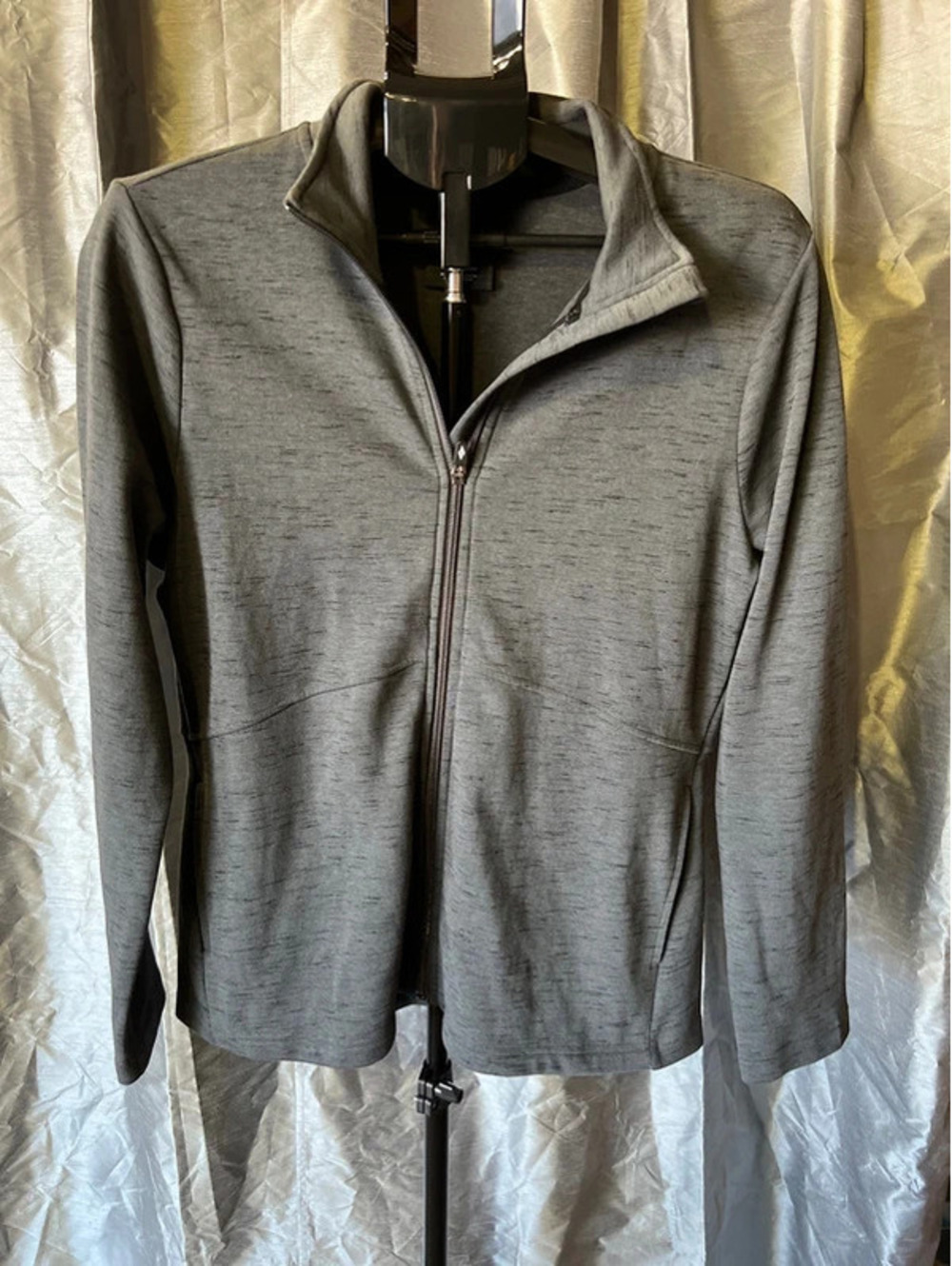 Sketchers Sz Lg Zip Up